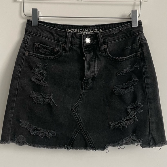 American Eagle Outfitters Dresses & Skirts - American Eagle Outfitters Black Distressed Denim Mini Skirt Size 0